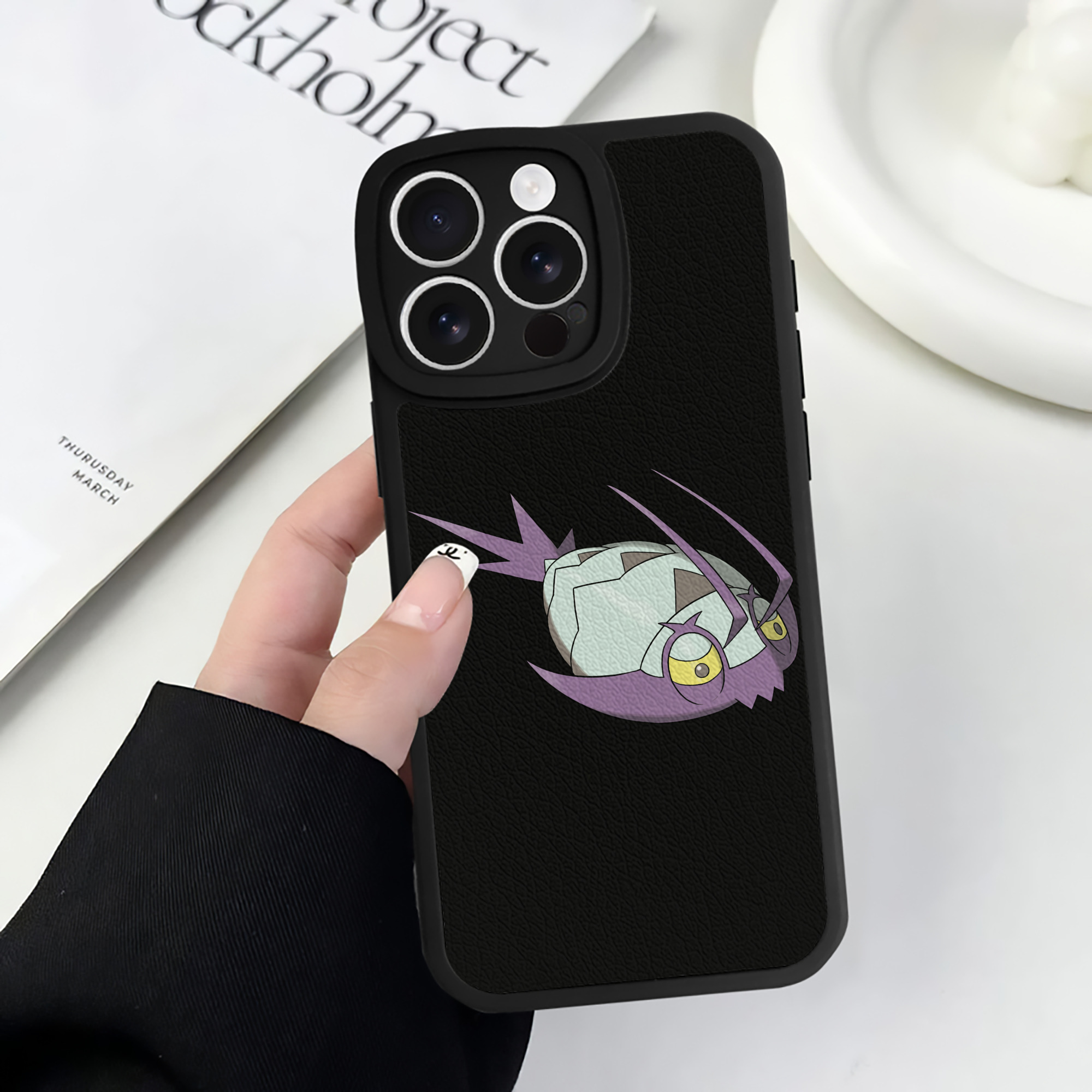 （画像用） ポケットモンスター Pokémon 【iPhone 16シリーズ対応】シリコンスマホケース（レザー調） 材質：シリコン